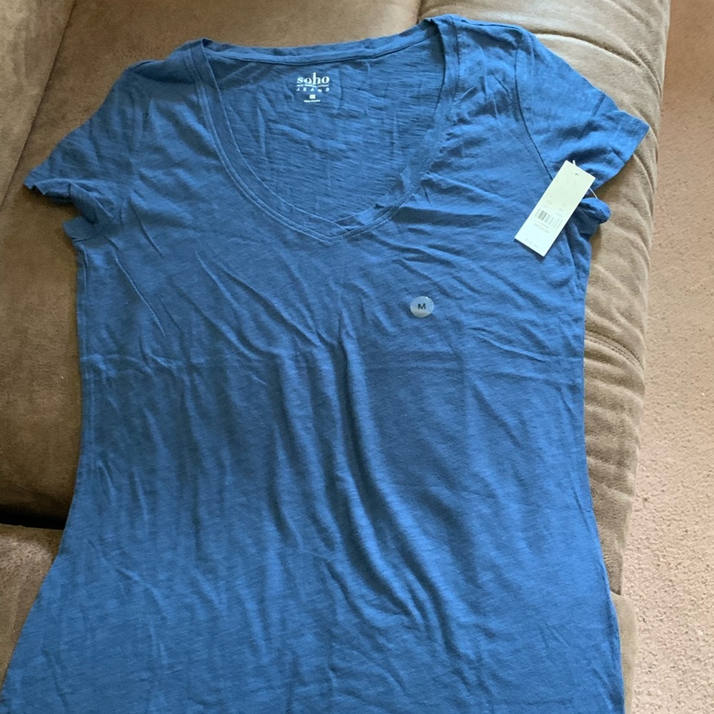 Women’s NWT New York & Company V neck T-shirt